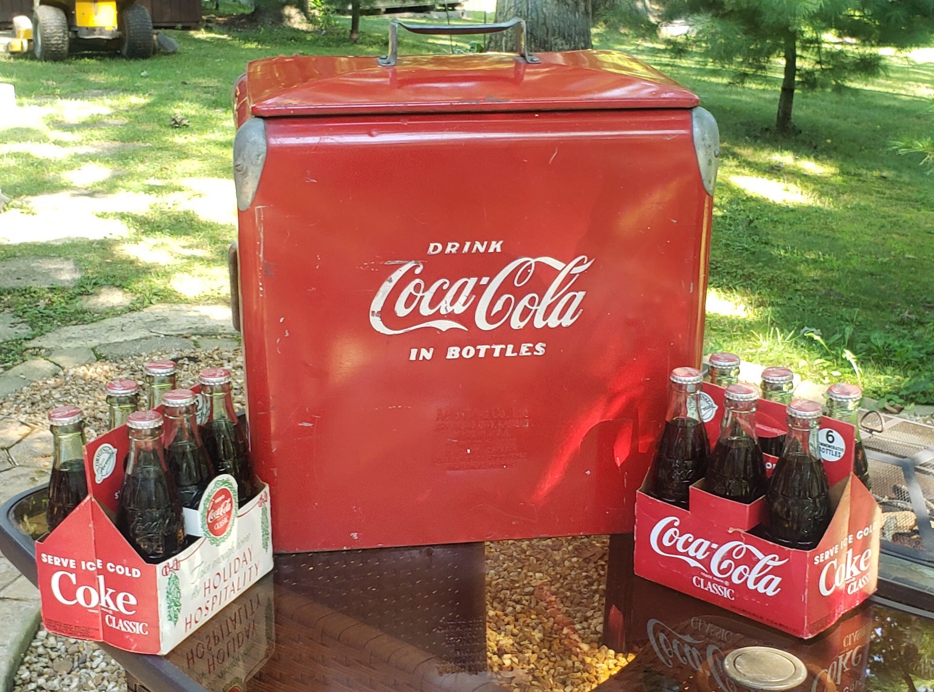 Vintage Coca Cola Cooler With 2 6 Packs Of Commerative Coke