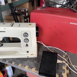 Bernina Record 830 Heavy Duty Sewing Machine w/Case, Accessories 