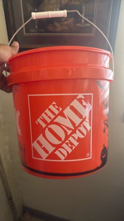 Home Depot Halloween 2 Gallon Buckets w/ Lids