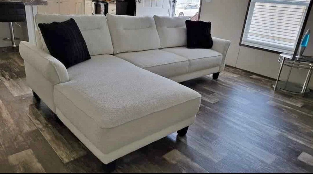 WHITE medium size SECTIONAL ππβπ»ππ