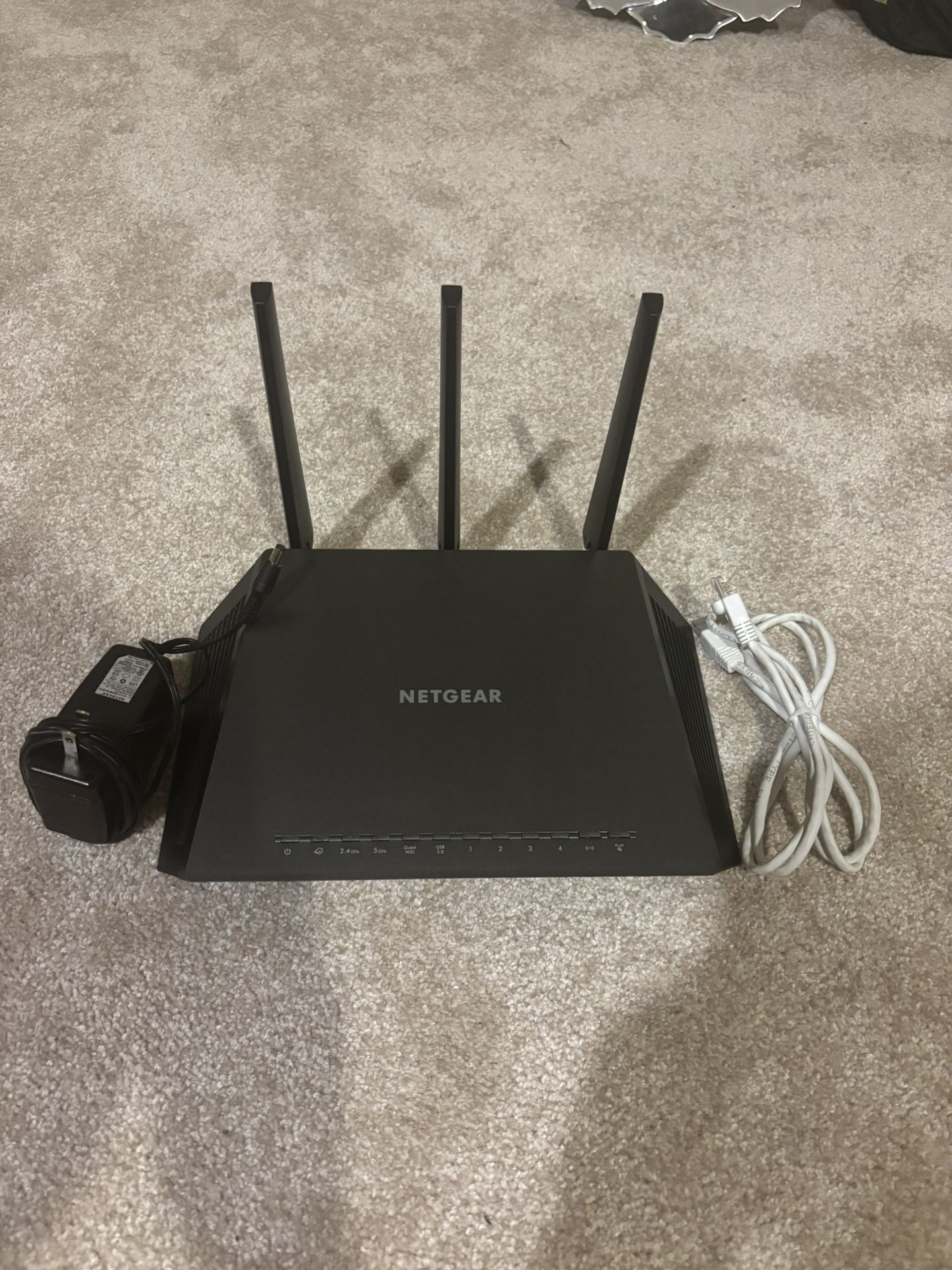 Netgear Nighthawk R6700 AC1750 WiFi Router + Power Cable & Ethernet