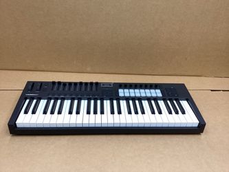 Novation Launchkey MIDI Keyboard Controller 49