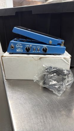 Fulltone MDV3 pedal Deja Vibe