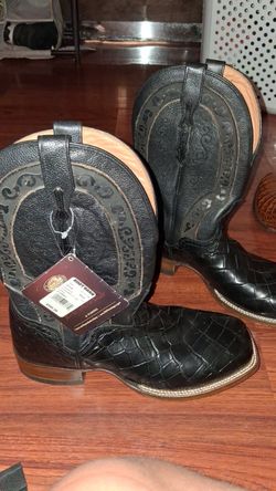 Crock boots 10.5 men price tag is their shoot me a good offer
