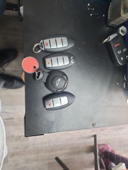 Nissan/ Mini Cooper Car Key Fobs  Llave Con Control Para Carros 