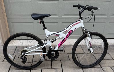 24” Mongoose Mountain Bike White Pink 21 speed