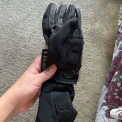 Two Sets Of Winter Gloves 
