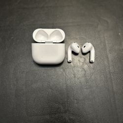 AirPods 4