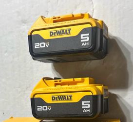 🟡⚫️DEWALT Battery: 20V MAX*, 5 Ah, Battery  20V.      X2 Pairs