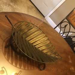 Nice Center Piece Leaf . $10