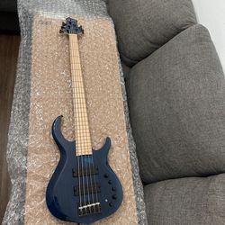 Marcus Miller 5 string bass