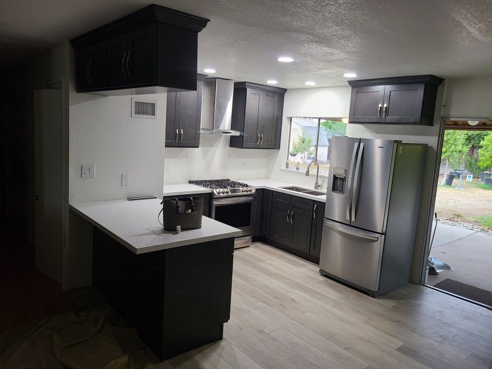 Kitchens Cabinets And Quartz 