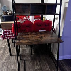 Selling Kids Desk ASAP