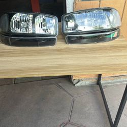 Headlights Yukon Gmc 03