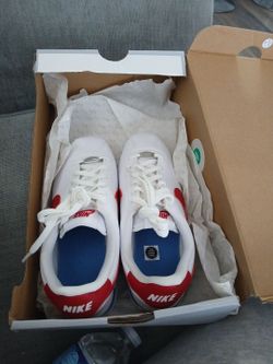 Nike Women's Size 5 Sneakers – Brand New