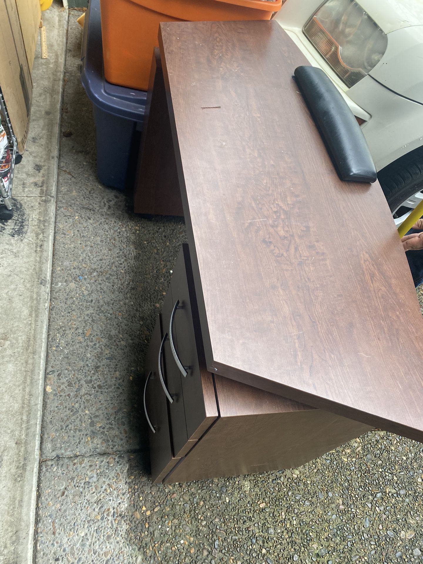 Nails Desk