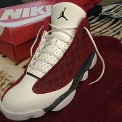 Jordans Retro 13  red flint