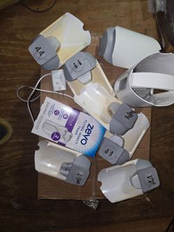 Zevo Flying Insect Trap Lot – 7 Bases + 1 MAX Base + 2 NEW Refills