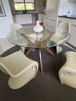 Round dining table glass top