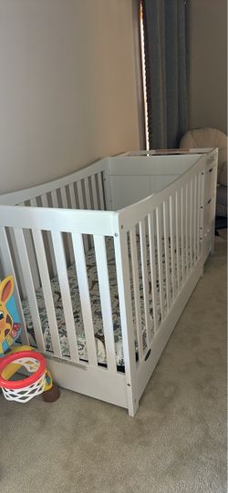 Graco 4 in 1 crib