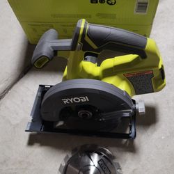 RYOBI
ONE+ 18V Cordless 5 1/2 in. Circular Saw (Tool Only)