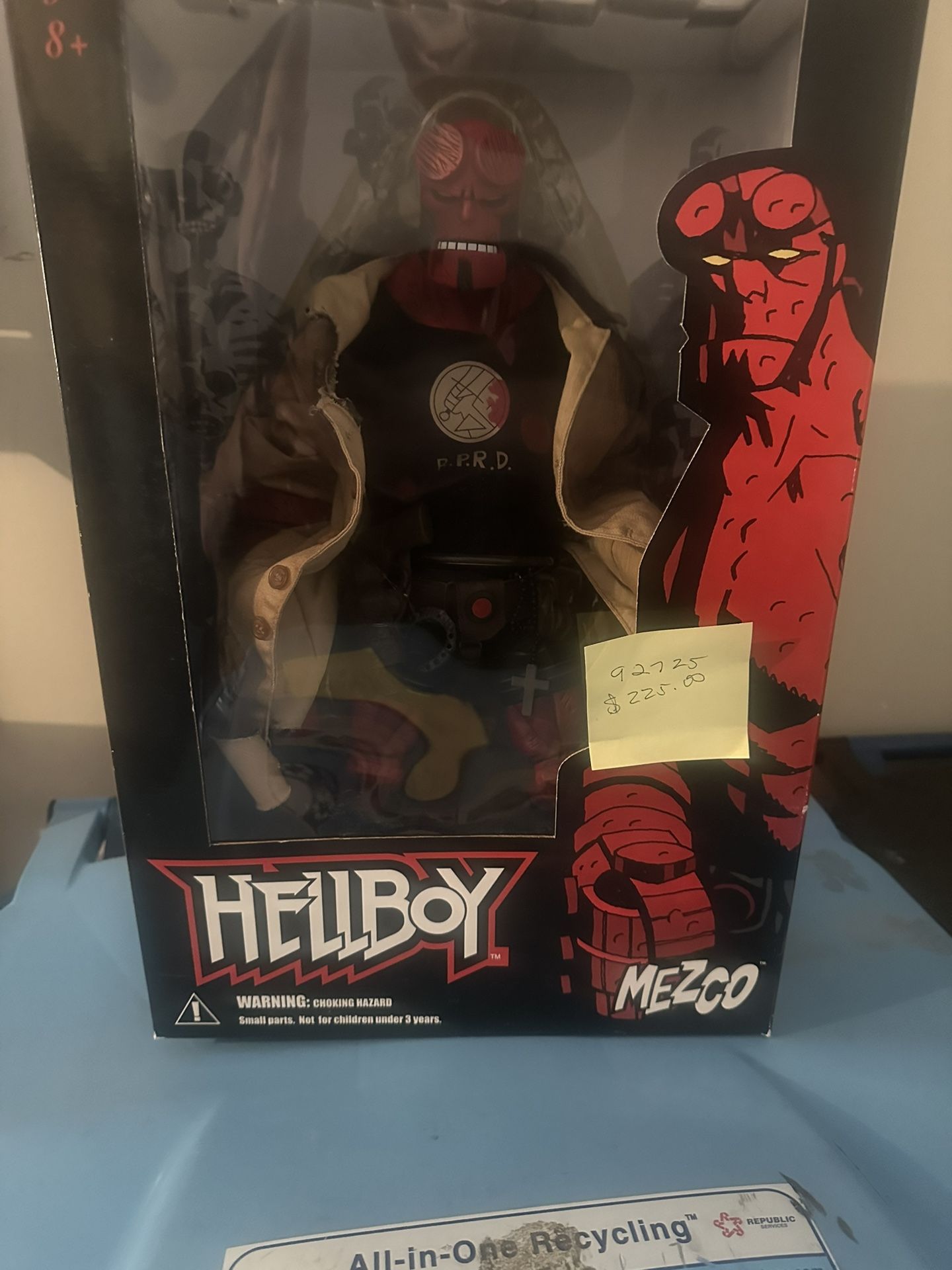 Mezco Hellboy