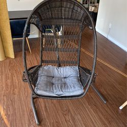 Hanging Chair With Stand