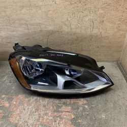 2014-2017 Volkswagen Golf Passenger Side Headlight