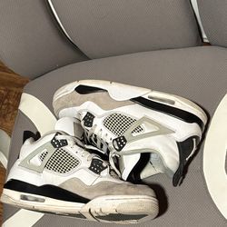 Jordan 4 retro