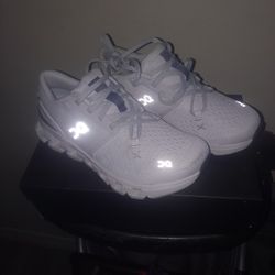 On Cloud X 4 training shoes. size US W5