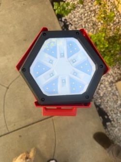 Milwaukee M18 Rocket power tower light