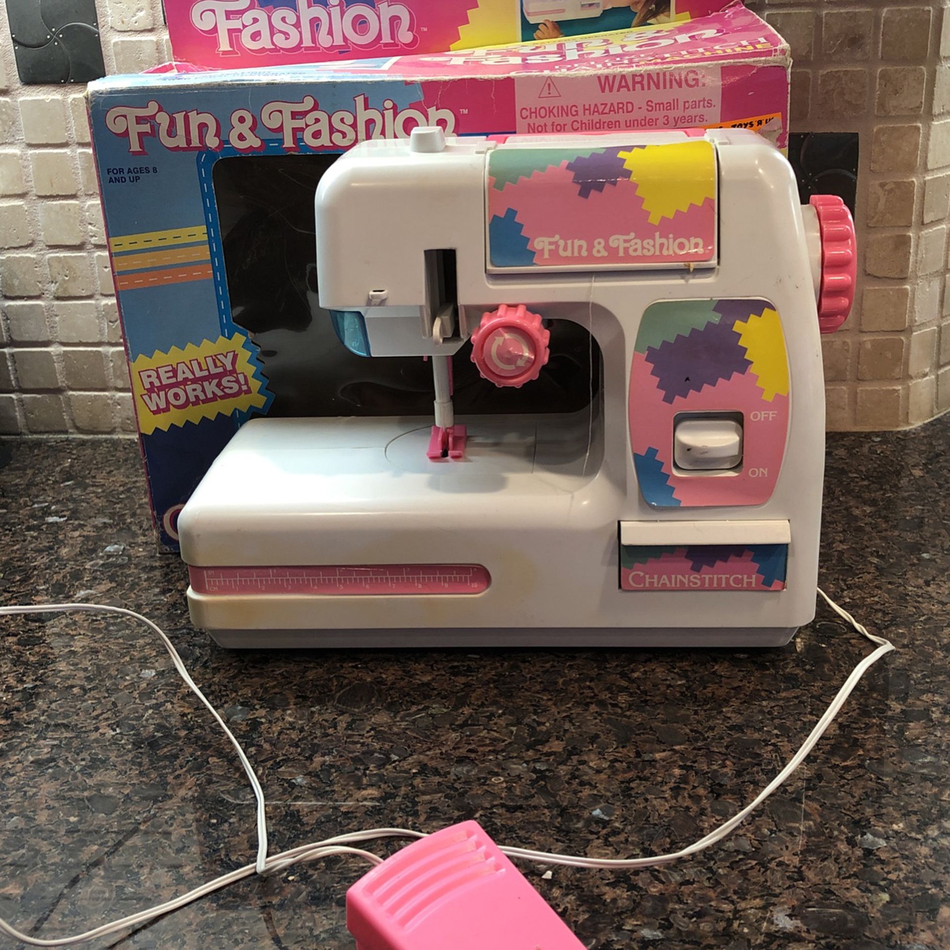 Fun & Fashion Deluxe Chainstitch Sewing Machine