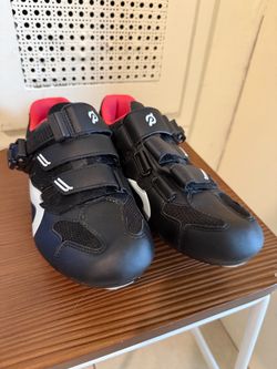 Womens Peloton Cycling Shoes Size 39 (size 8)