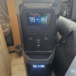 Delta 2 Portable Power station 1024w  2 batteries