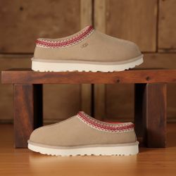 UGG - Tasman II Slipper - Sand