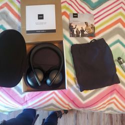 Bose Noise Canceling Headphones 700