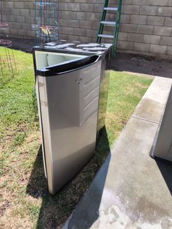 Mini fridge