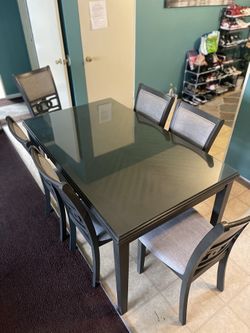 Like New Dining Room Set!