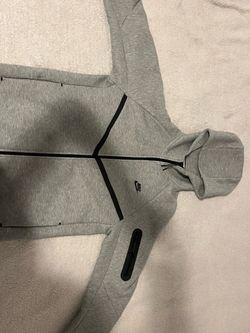 New Nike tech size medium grey i took off the tags if ykyk