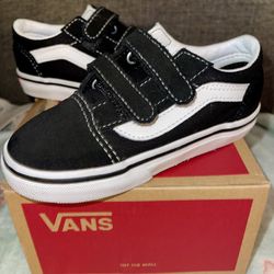 Vans Old Skool V – Toddler (Size 9) – Like New!