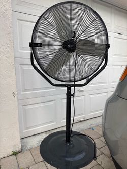 Price firm. 30in industrial fan. Retails for $220