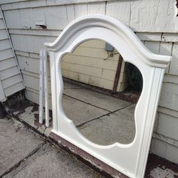 Dresser mirror