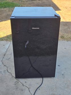Hisense 4.4 cu. ft. Compact Refrigerator with Black Glass Door