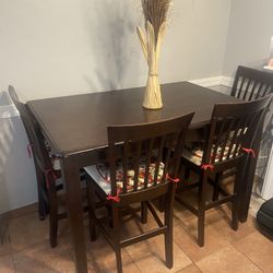 Dining Room Table In Great Condition $350