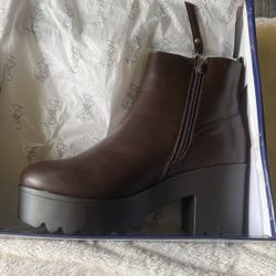 Women’s Boots Size 7 1/2