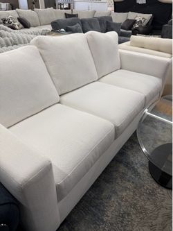 Gorgeous White Couches only @ FURNITURE LOVE ❤️ Same Day Delivery 🚚