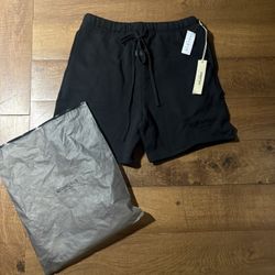 Essentials Shorts