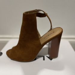 Brown Suede Peep-Toe Block Heel Booties – Chic & Versatile