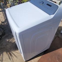 Samsung dryer not sure if it works if it does best deal in town like new