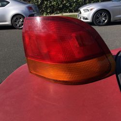1998 Honda Civic tail light
